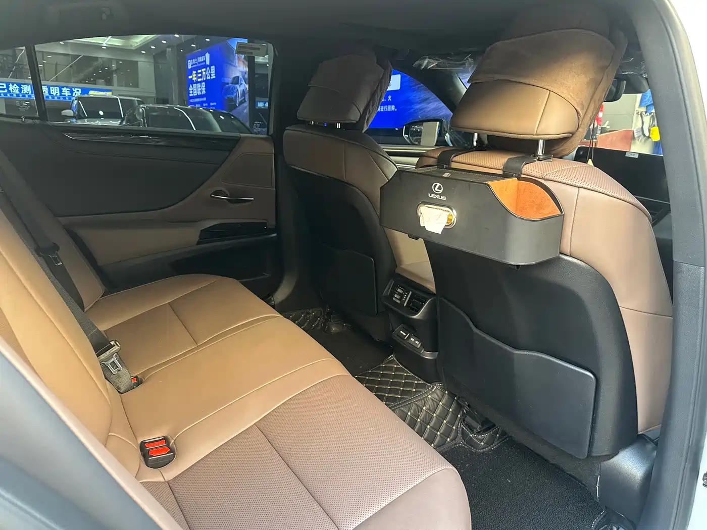 Lexus ES 2022 300h Excellence Edition фото 6