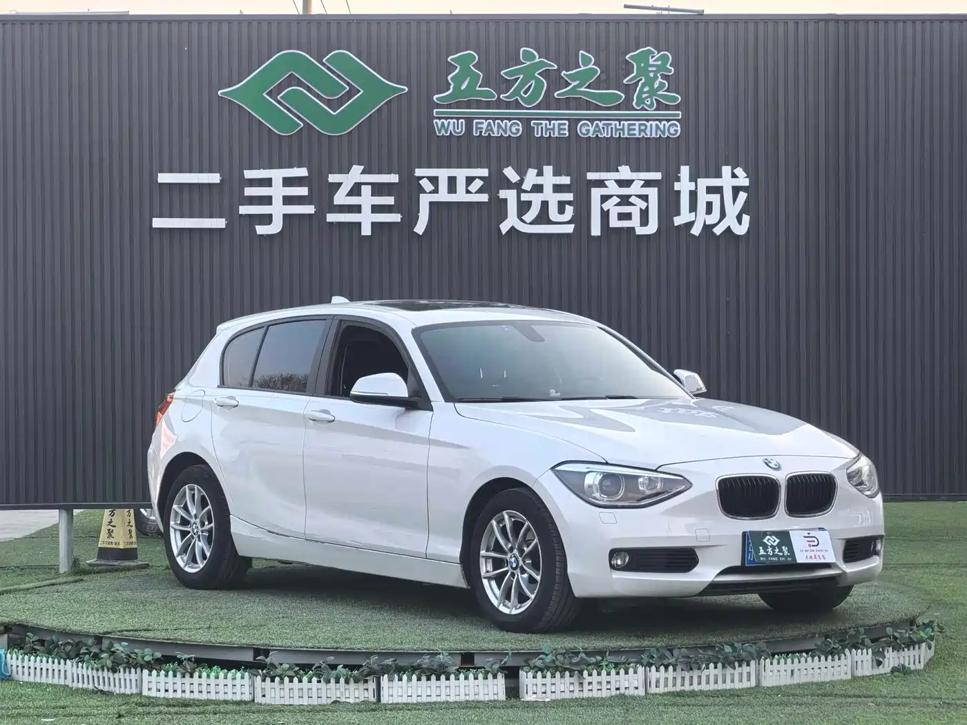BMW 1 Series (Import) 2013 Facelift 118i Leading Model фото 2