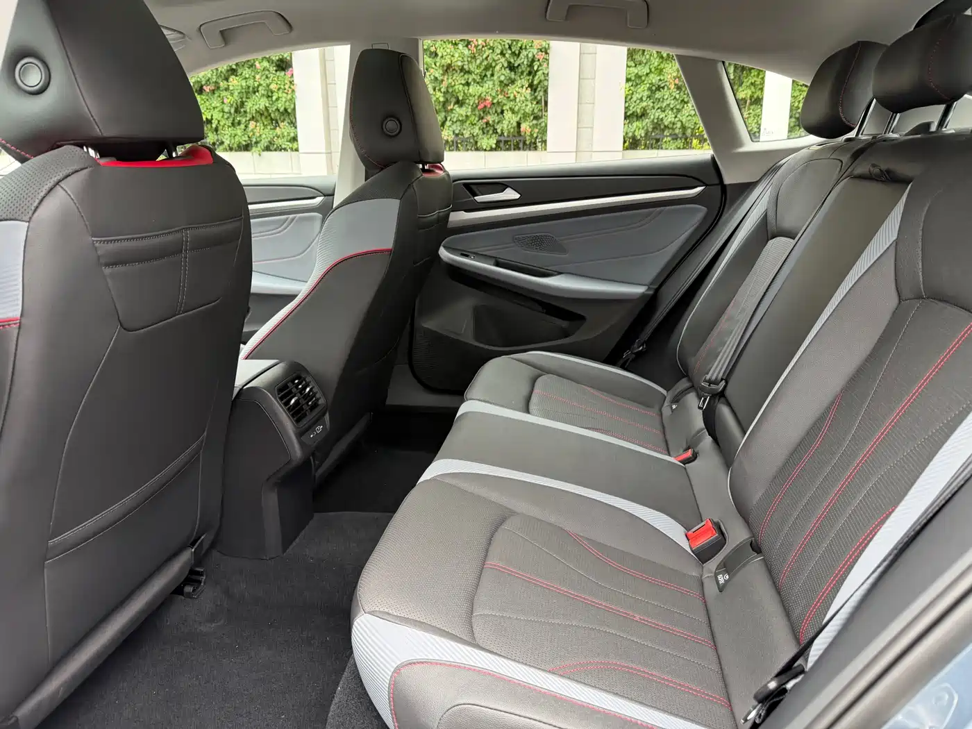 Volkswagen Lamando 2023 Lamando L 280TSI DSG Glamour Edition фото 9