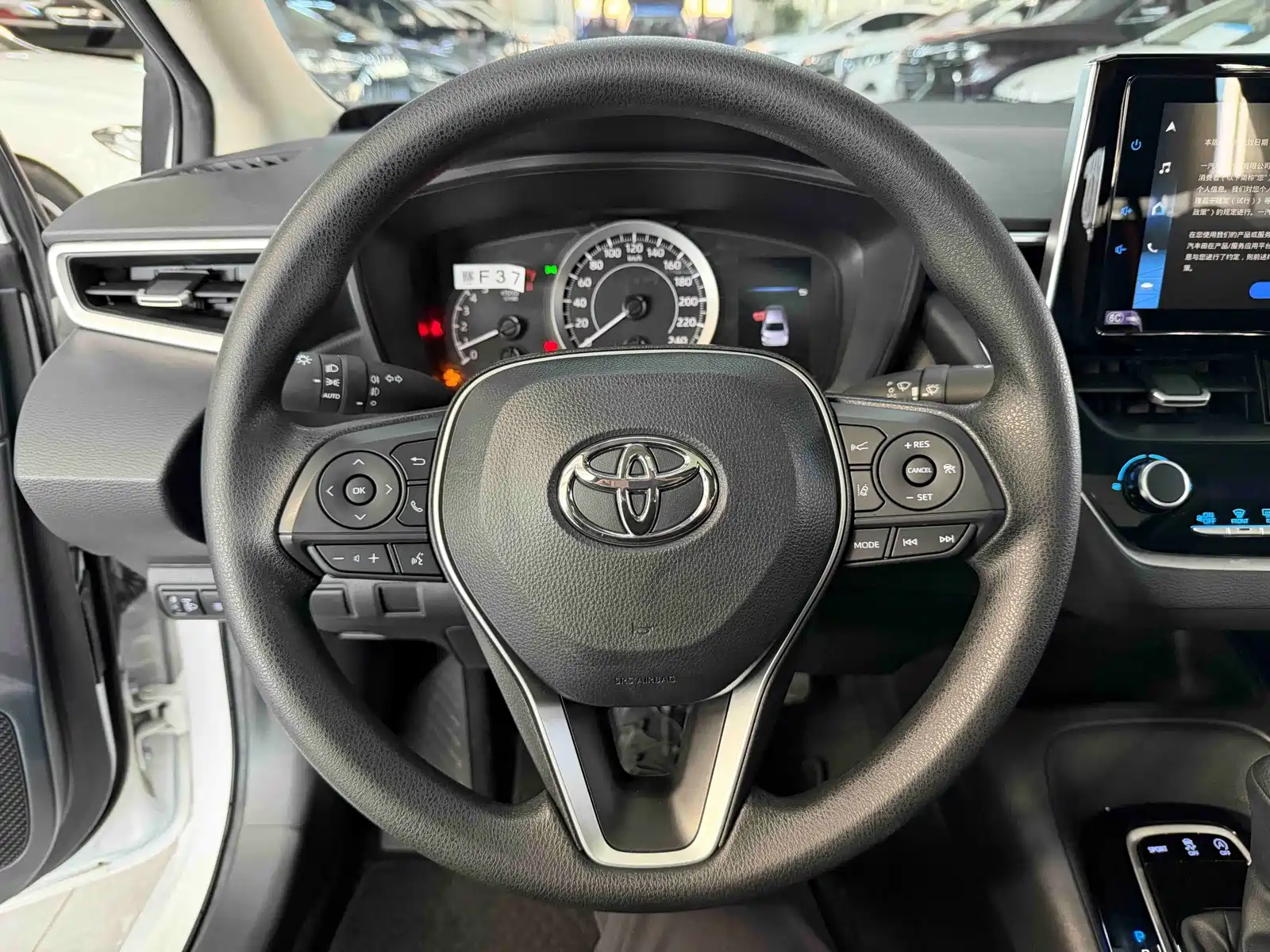Фото 12 - Toyota Corolla