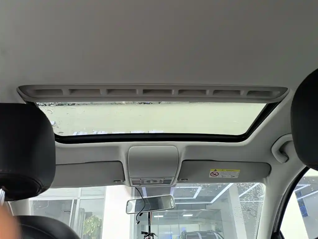 Volkswagen Polo 2016 1.6L Automatic Comfort фото 18