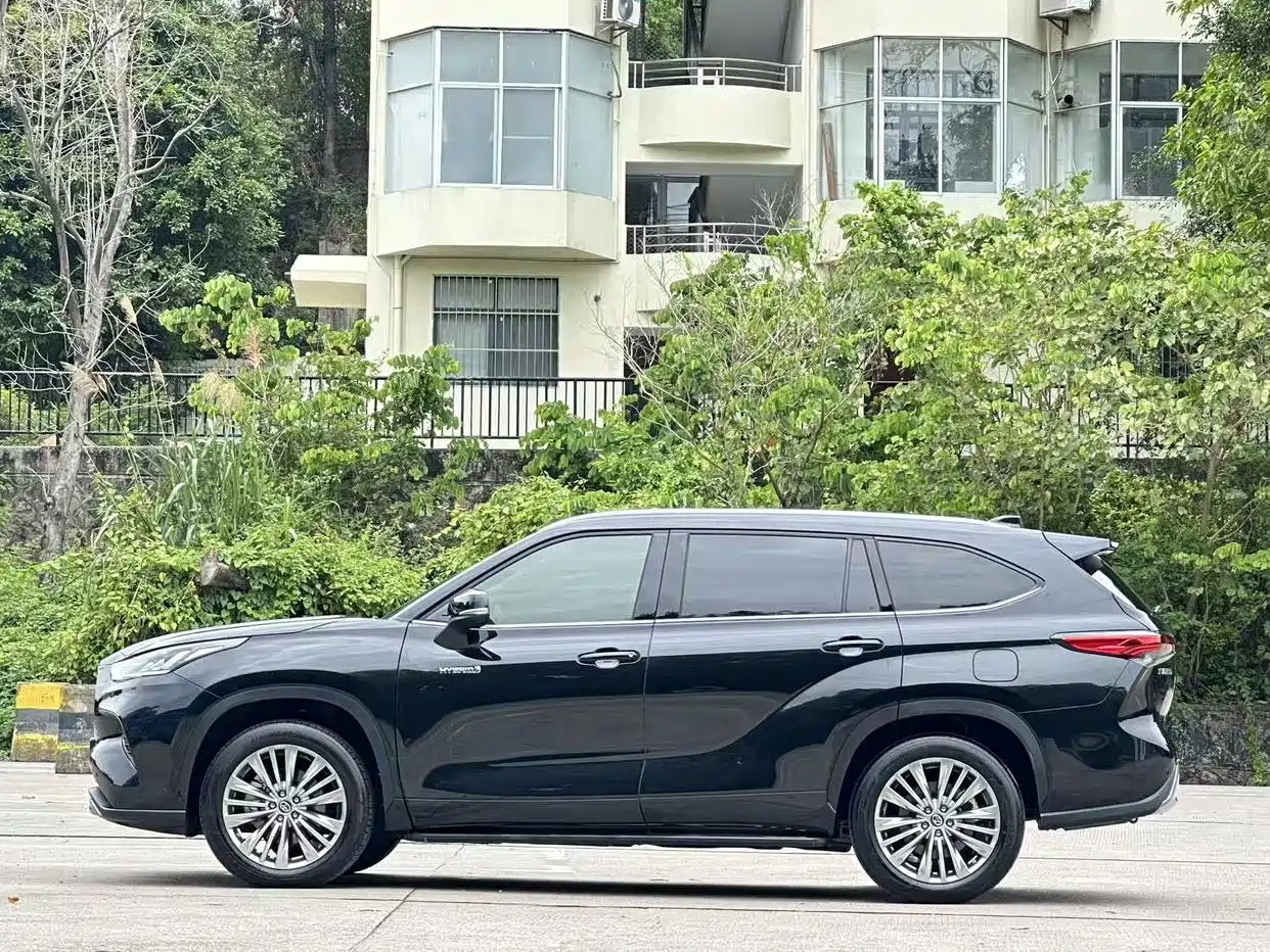 Toyota Highlander 2024 2023 2.5L Smart Hybrid Dual Engine AWD Premium 7-Seater