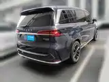 Фото 2 - Roewe iMAX8