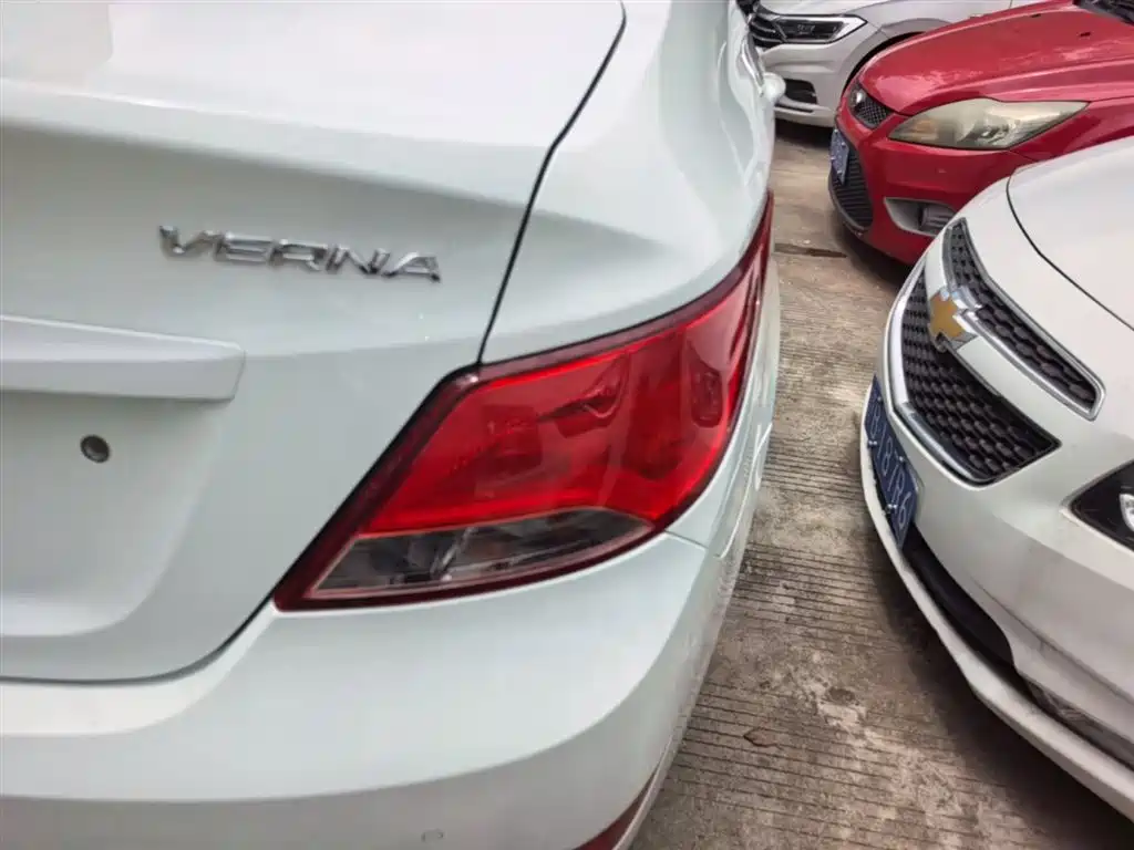 HYUNDAI RENA
