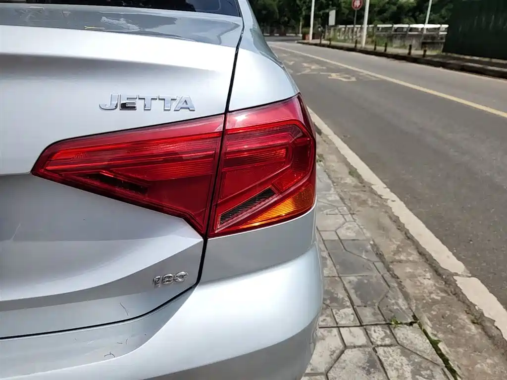 Volkswagen Jetta 2017 1.5L Automatic Fashion фото 8