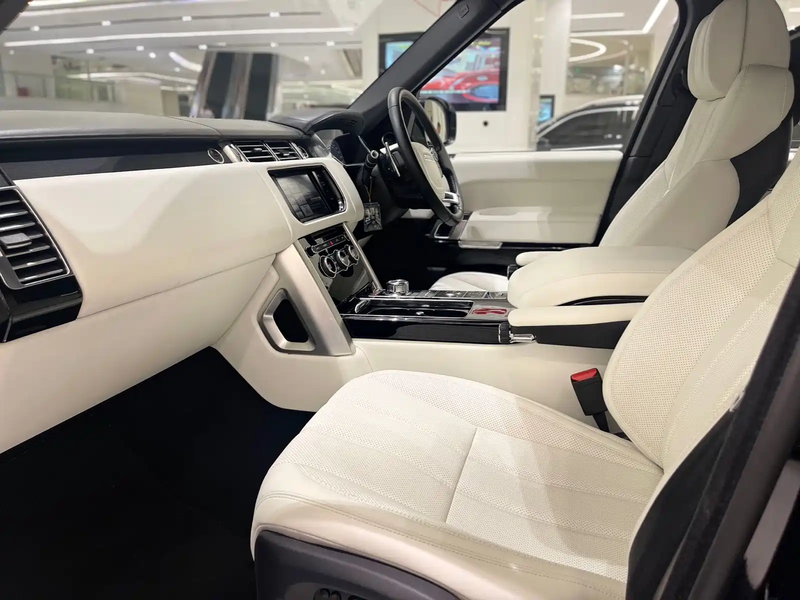 Фото 9 - Land Rover Range Rover