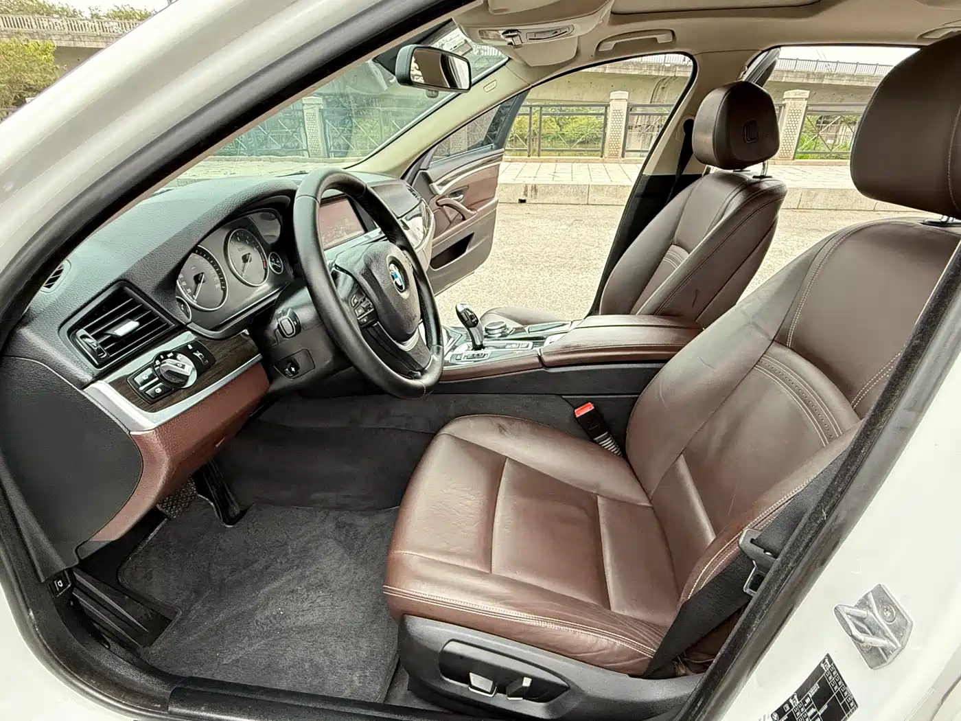 BMW 5 Series 2014 525Li Luxury Design Package фото 4