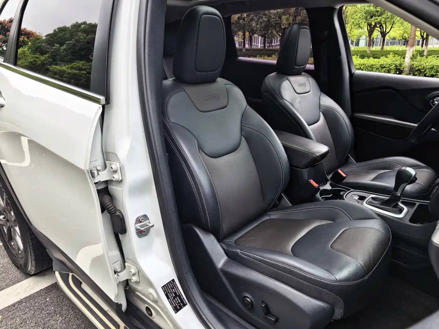 Jeep Cherokee 2021 2020 2.0L 2WD Classic Sport Edition