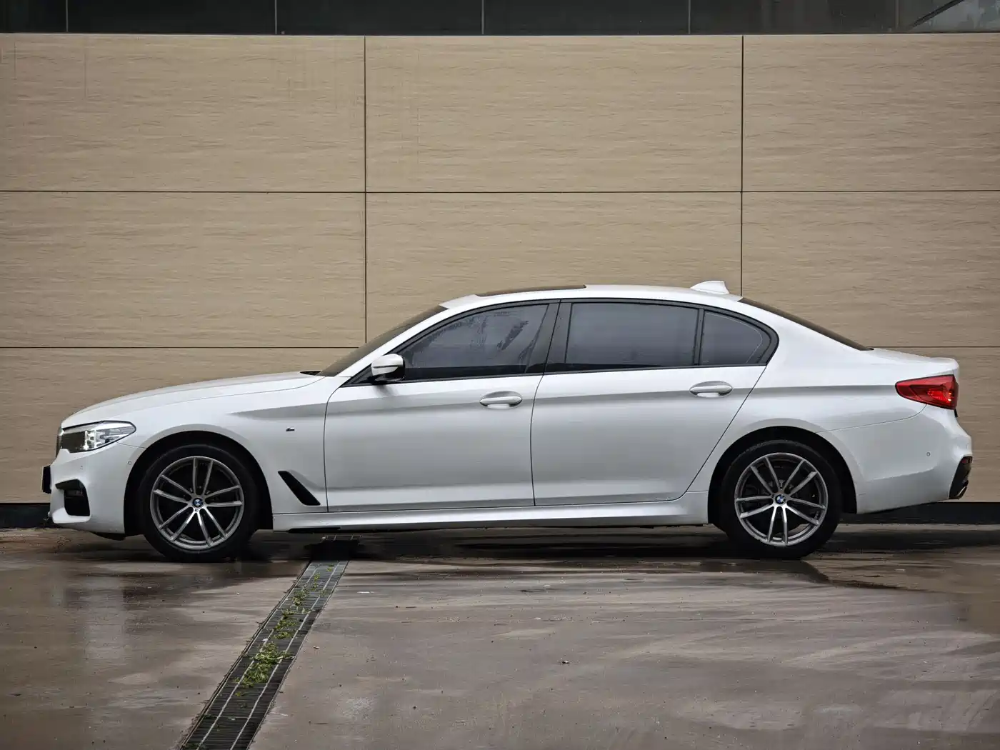 BMW 5 Series 2019 525Li M Sport Package фото 3