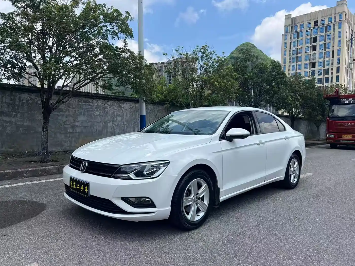 Volkswagen Lamando 2017 230TSI DSG Trend Edition фото 3