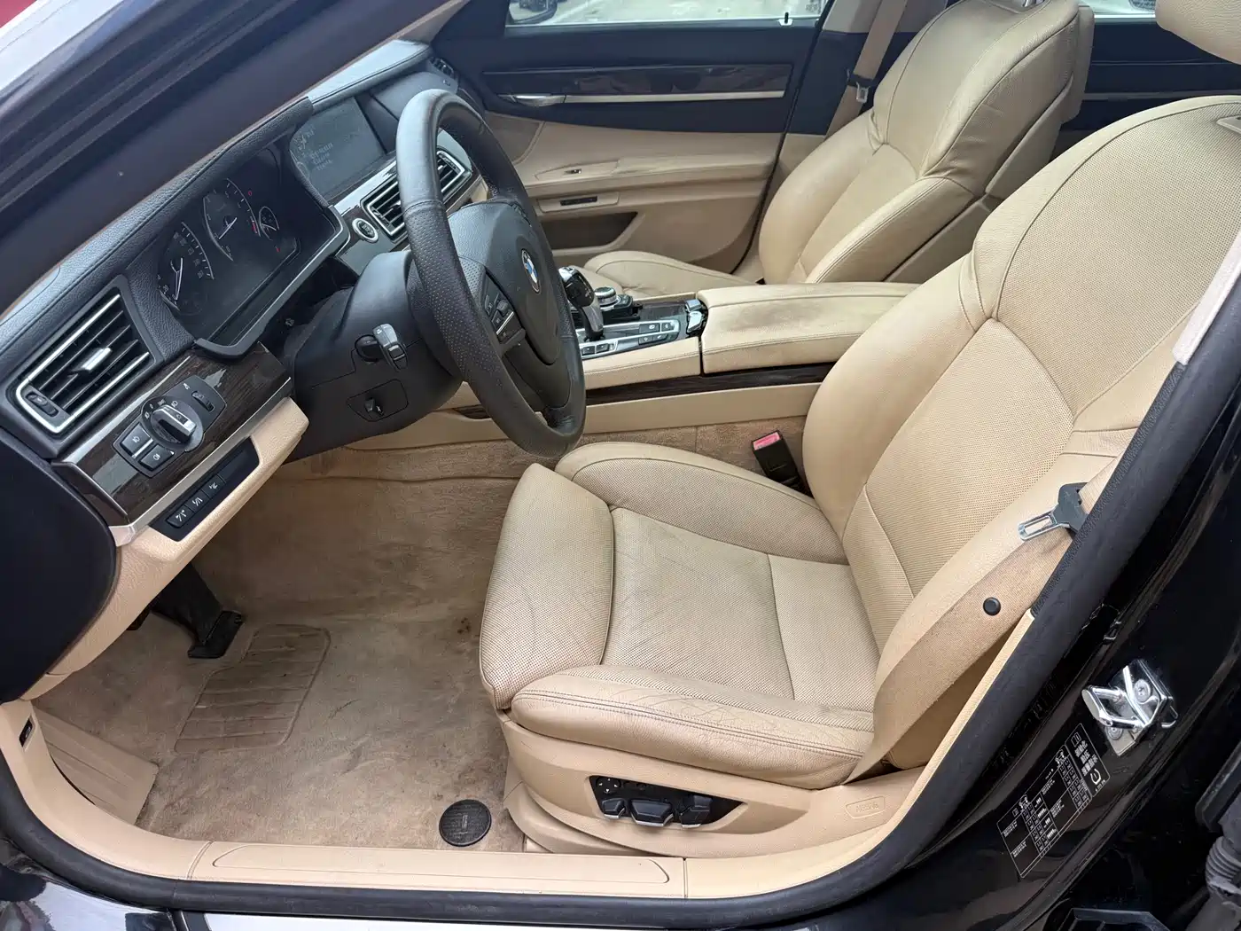 BMW 7 Series 2009 740Li Premium фото 7