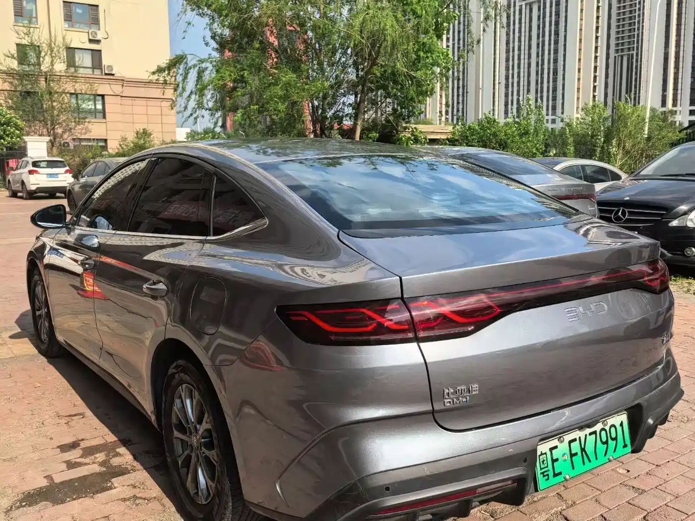 BYD Qin L 2024 DM-i 80KM Leading Edition фото 7