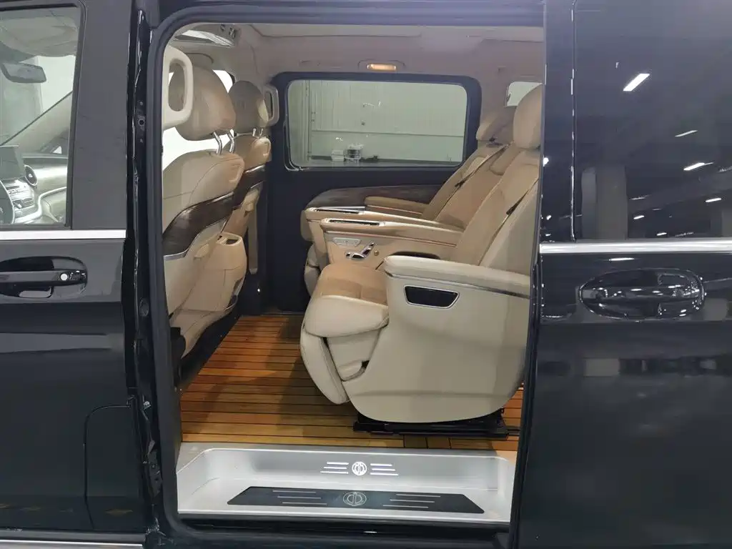 Mercedes-Benz V-Class 2022 V 260 L Long Wheelbase Luxury Edition фото 15