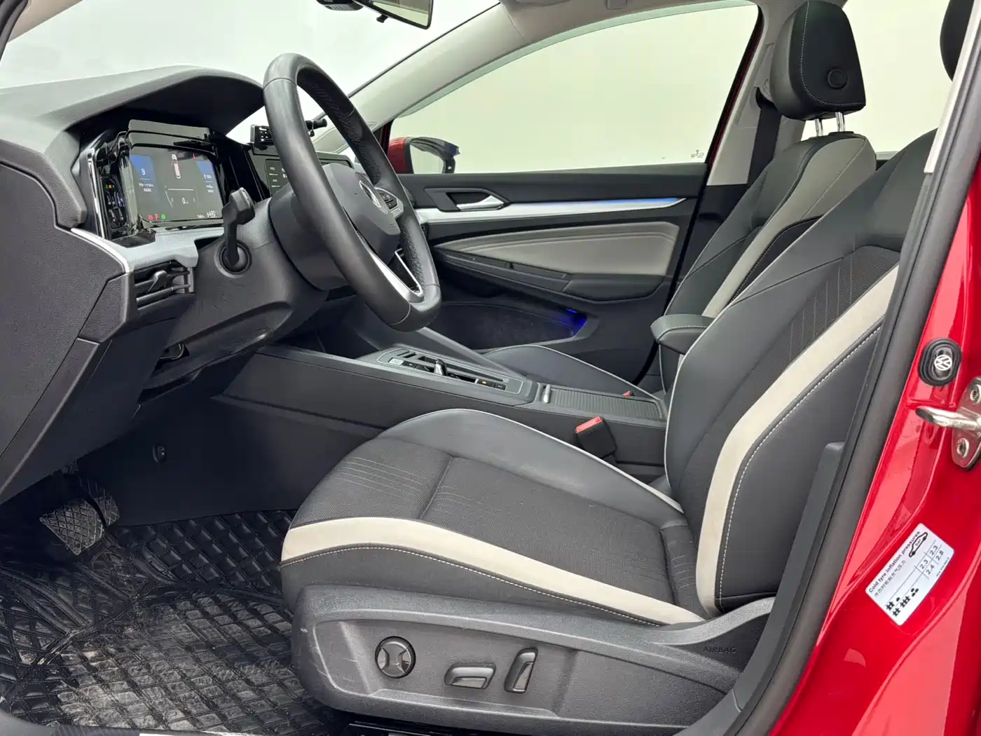 Volkswagen Golf 2023 Facelift 280TSI DSG Pro фото 13