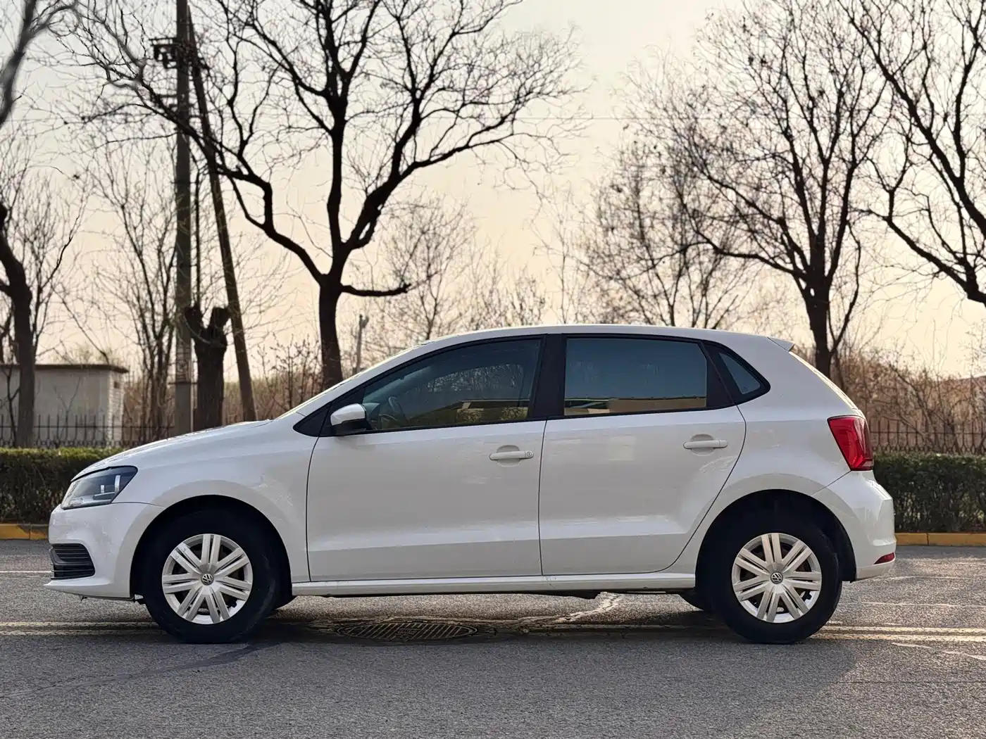 Volkswagen Polo 2014 1.4L Manual Trend Edition фото 21