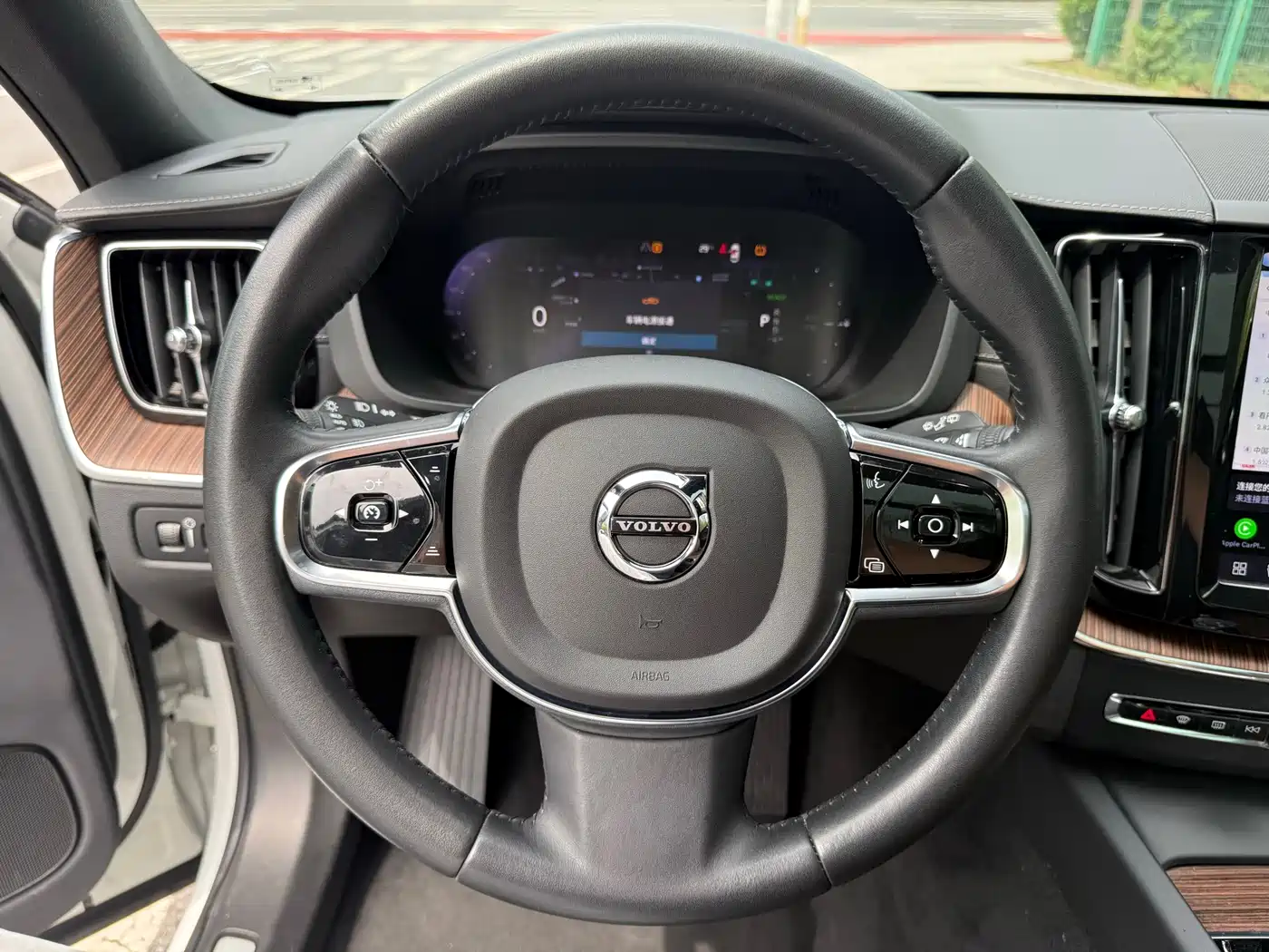 VOLVO XC60 PLUG-IN HYBRID