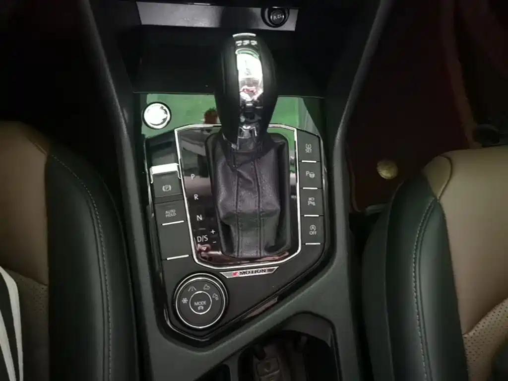 Volkswagen Tharu 2019 Model 330TSI 4WD Flagship Edition China VI фото 14