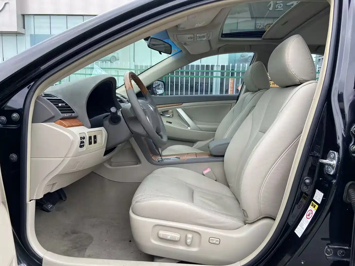 Фото 9 - Toyota Camry