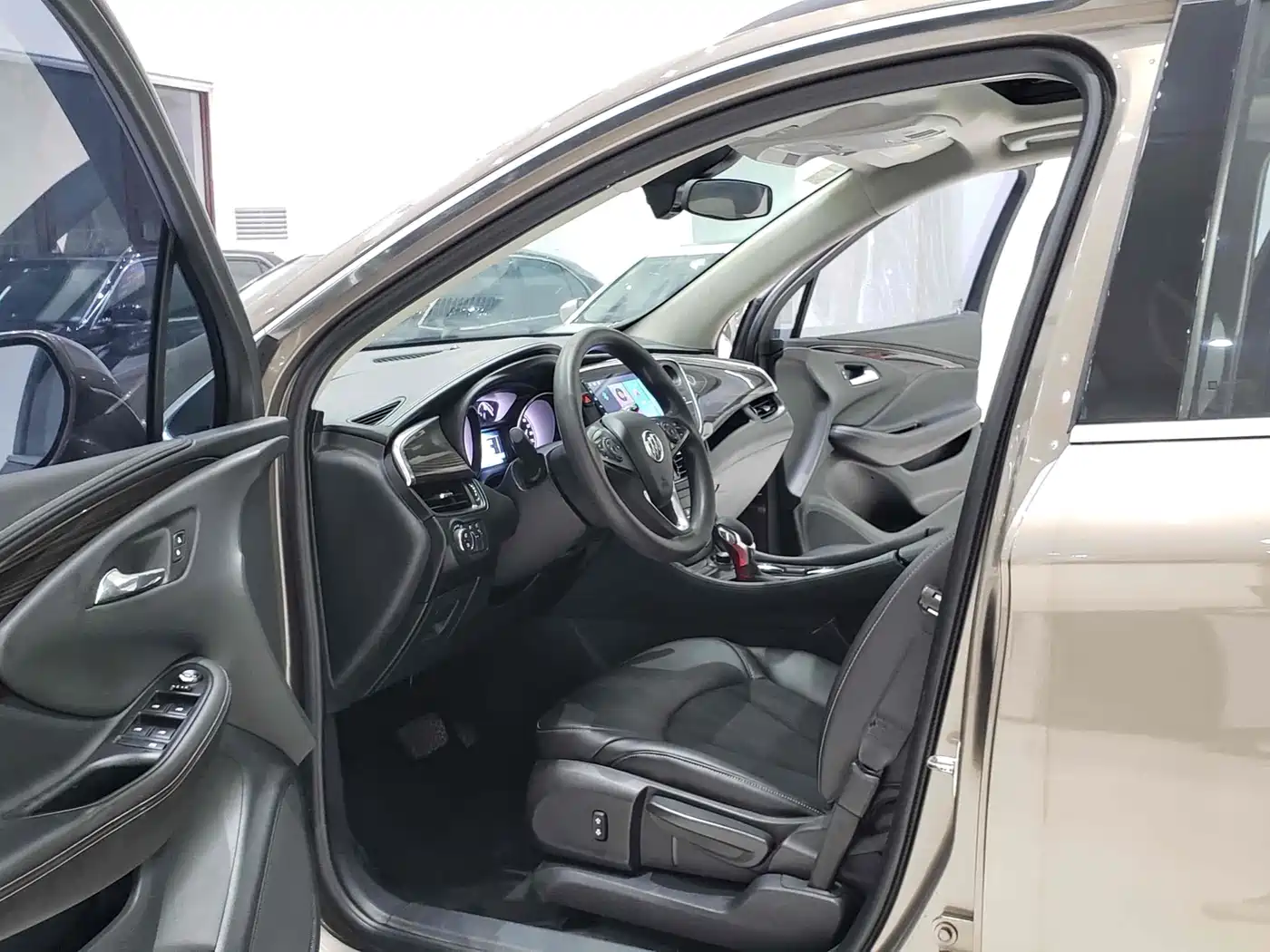 Buick Envision Plus 2018 20T 2WD Leading фото 4