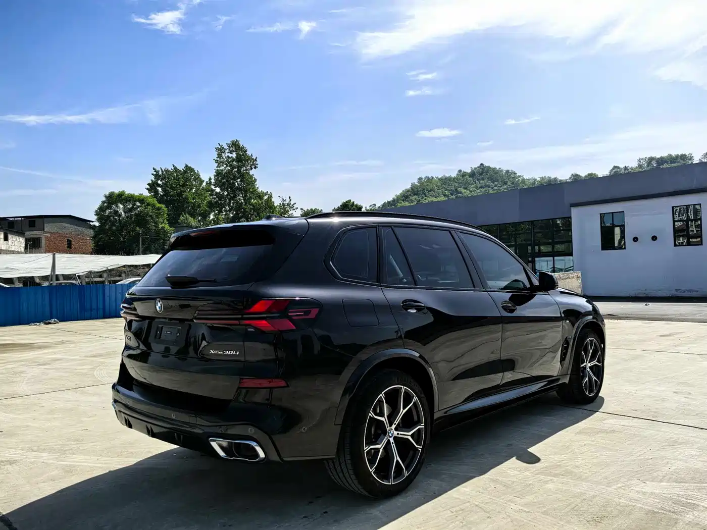 BMW X5 2023 xDrive 30Li Premium M Sport Black Night Package фото 9