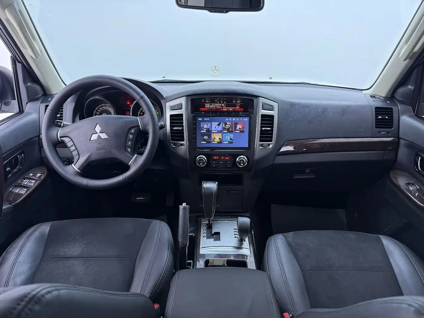 Mitsubishi Pajero (Import) 2018 3.0L Automatic Luxury Edition фото 18
