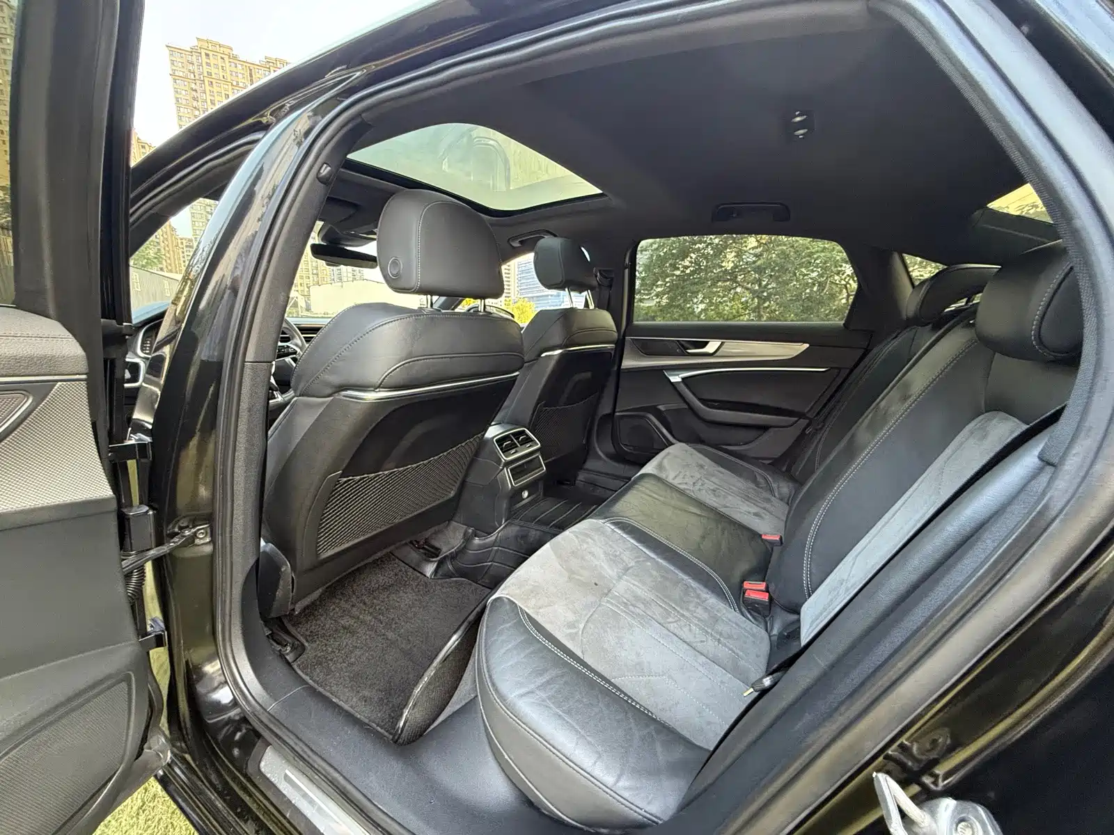 Фото 8 - Audi A6L