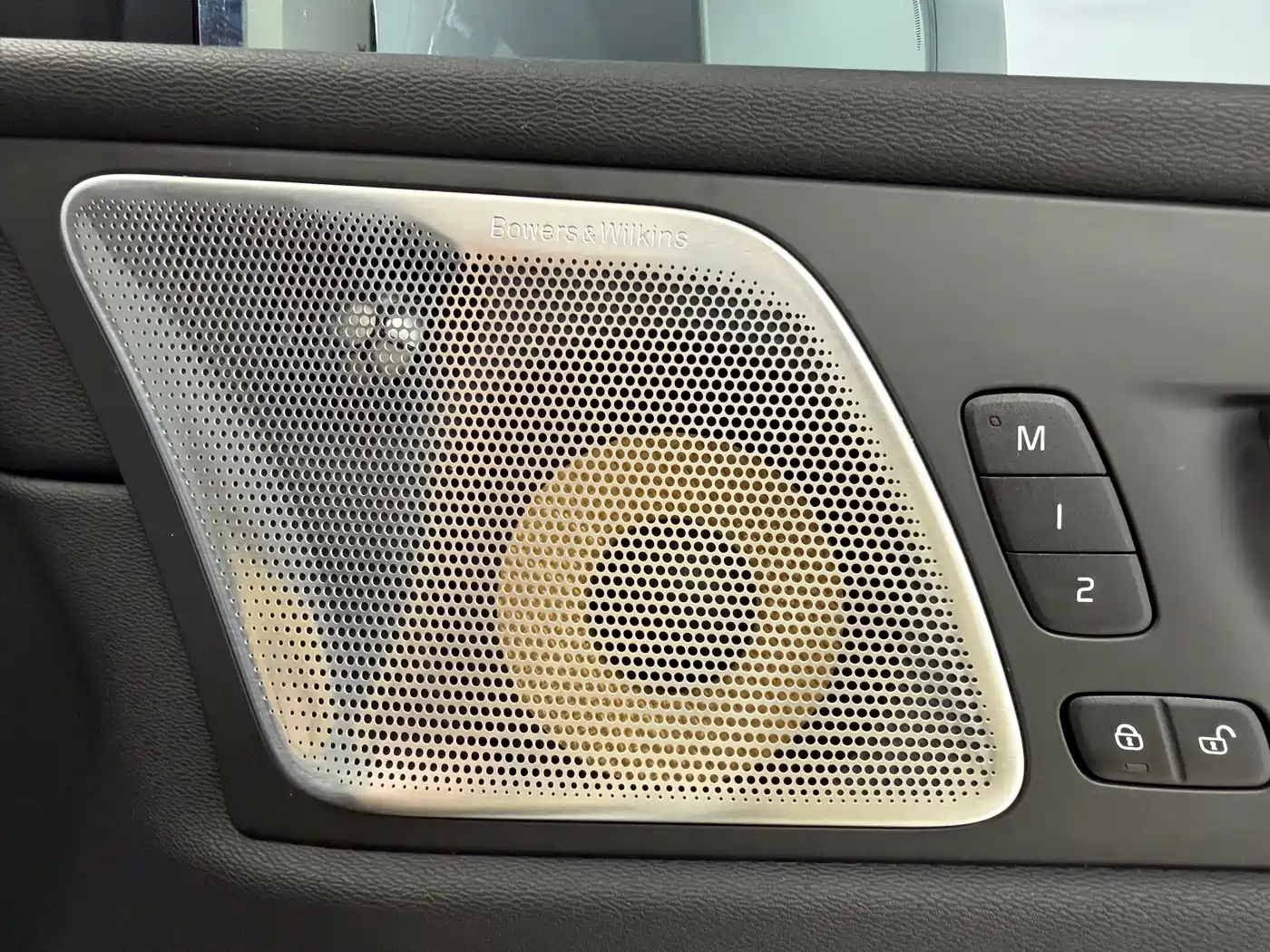 VOLVO XC60 PLUG IN HYBRID