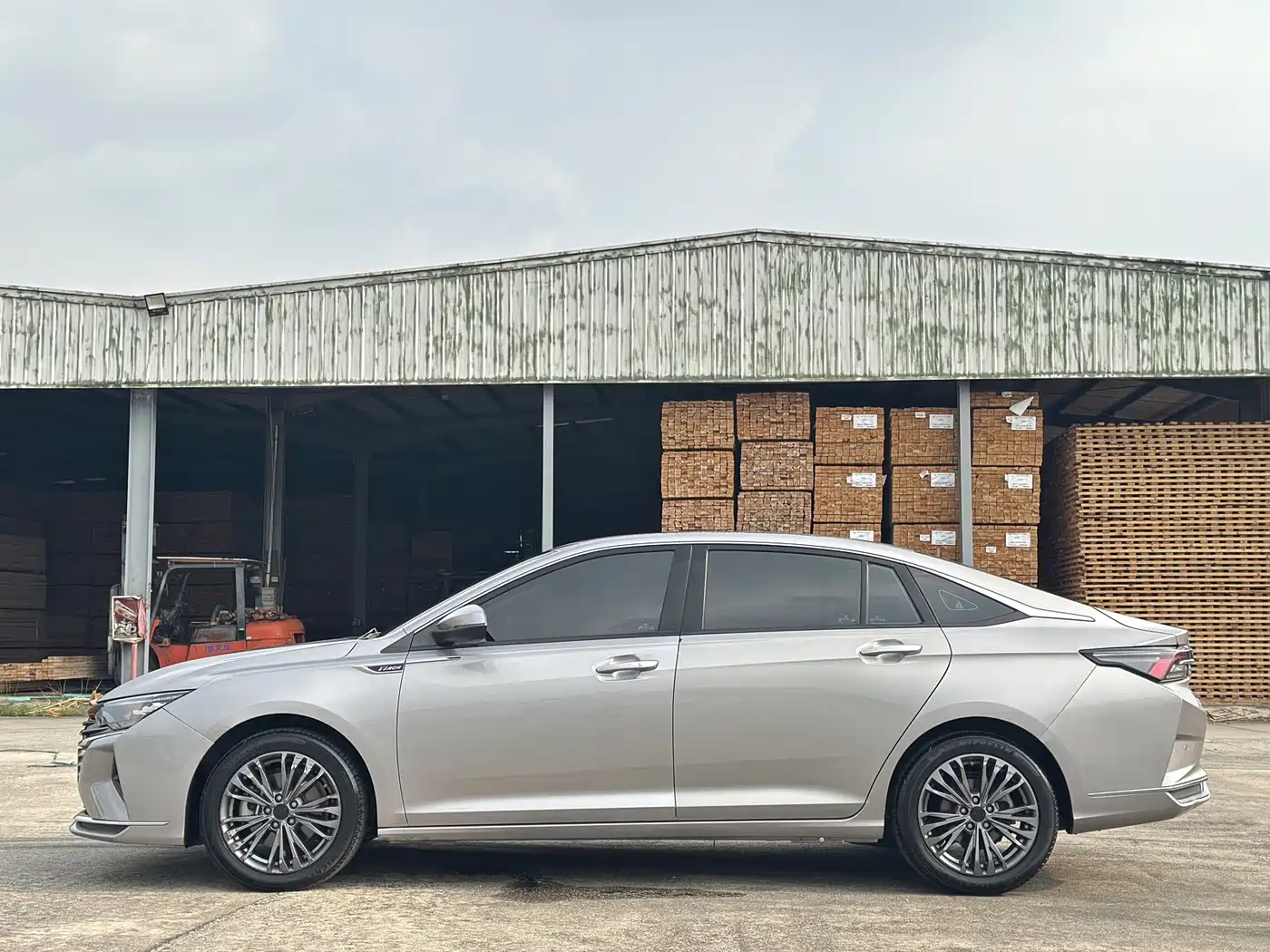 Dongfeng Aeolus Yixuan MAX 2021 2021 1.5T Trendy Dad Edition
