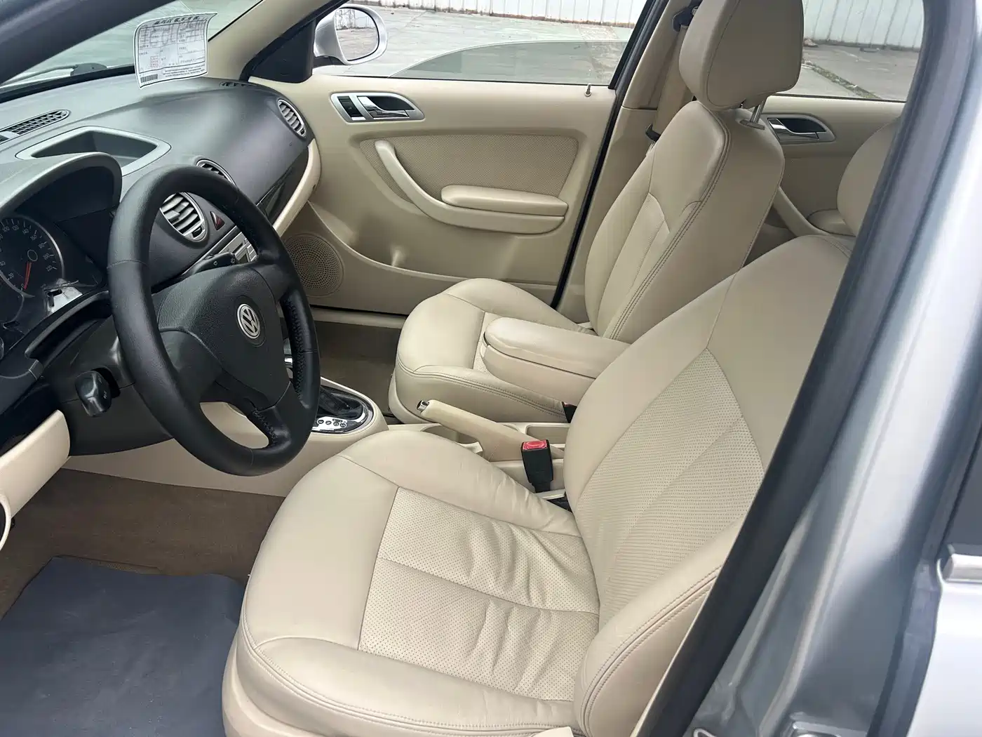 Volkswagen Lavida 2011 1.6L Automatic Pinxuan Edition фото 4