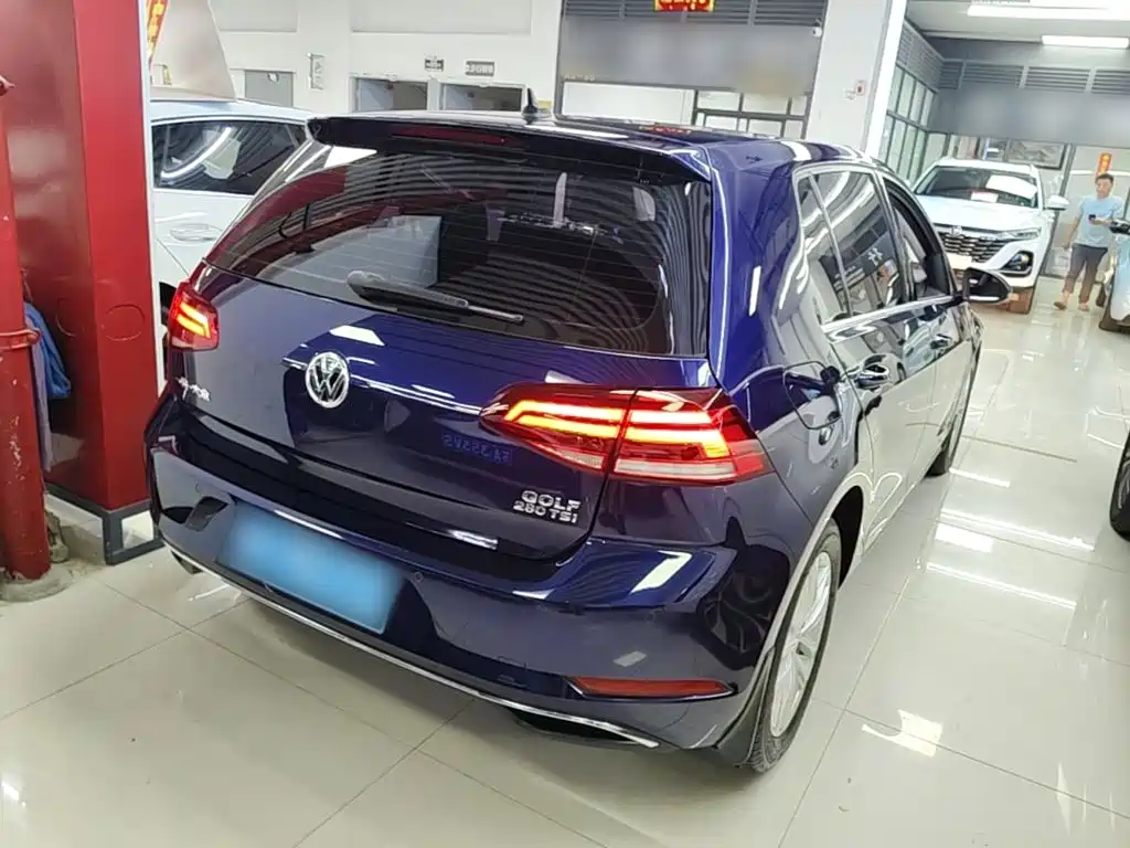 Фото 7 - Volkswagen Golf