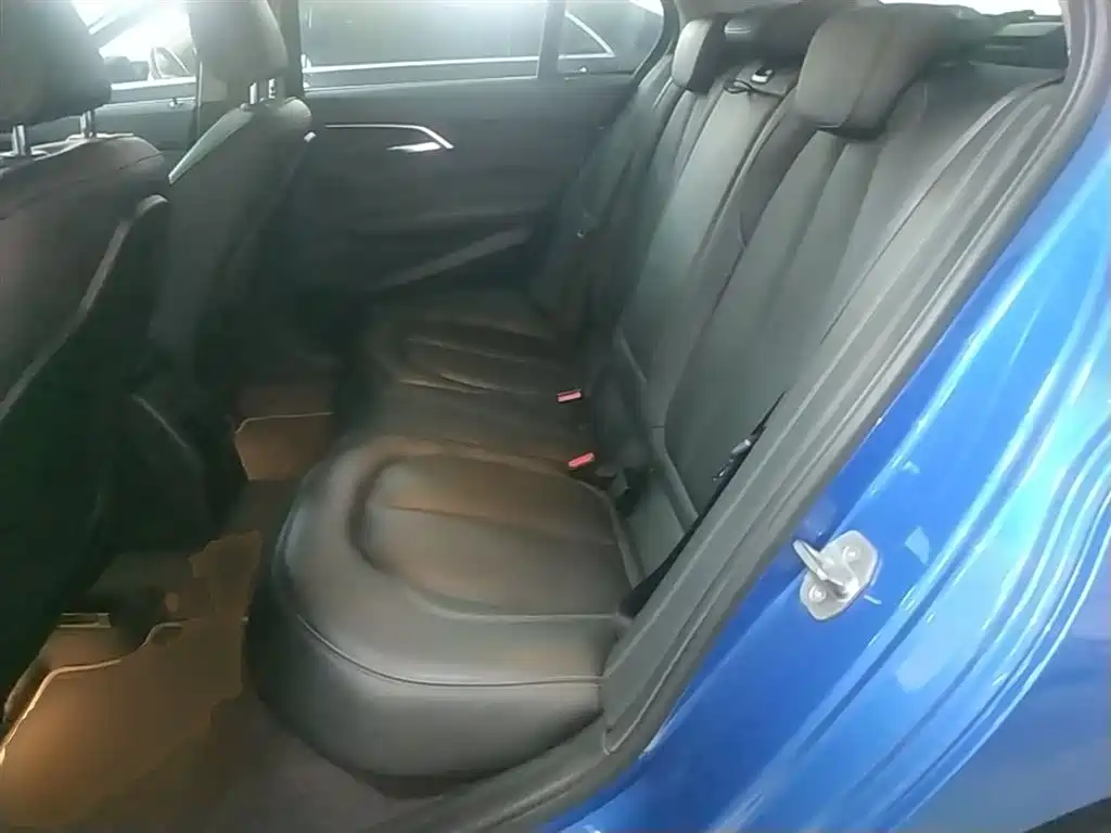 BMW 1 Series 2017 125i Sport фото 17