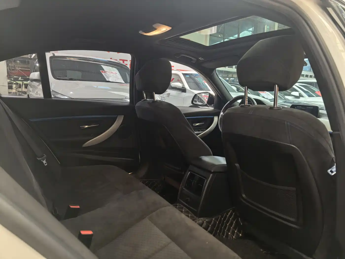 BMW 3 Series 2018 320i M Sport Package фото 6
