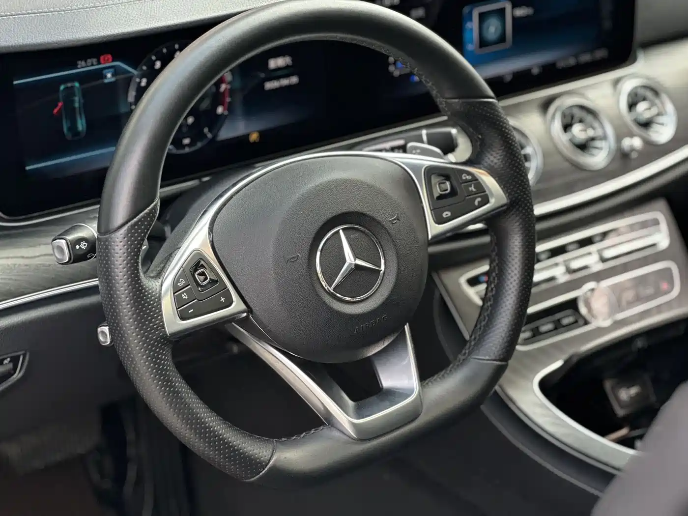Mercedes-Benz E-Class 2018 Facelift E 200 L Sport фото 12