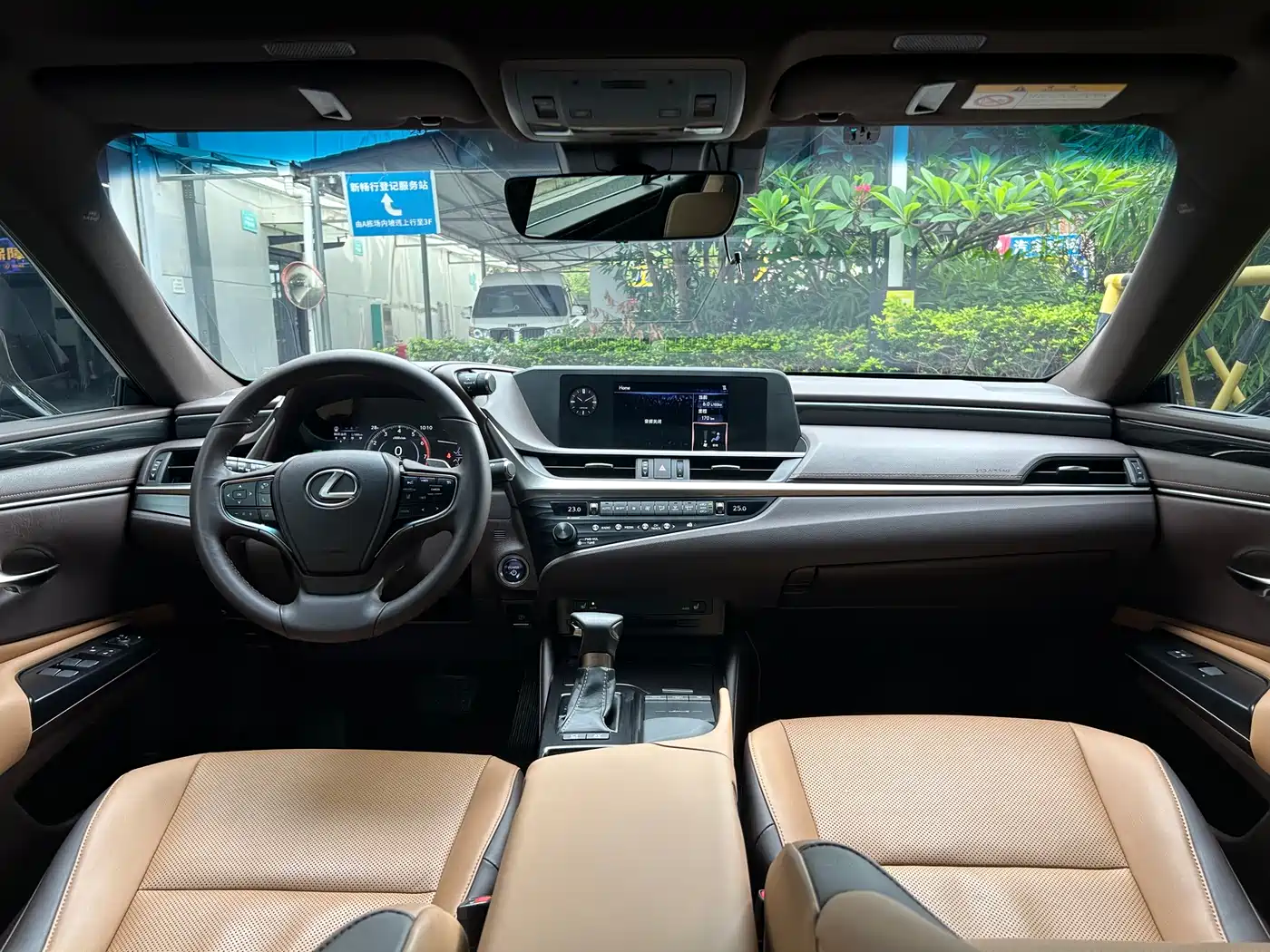 Lexus ES 2018 300h Excellence Edition China V фото 8