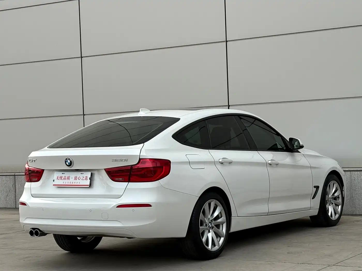 BMW 3 Series GT 2018 320i Fashion фото 4