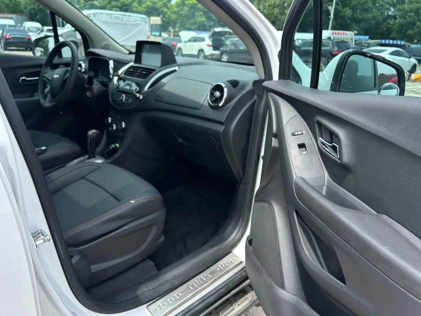 Chevrolet Trax 2016 1.4T Automatic 2WD Comfort Sunroof Edition фото 24