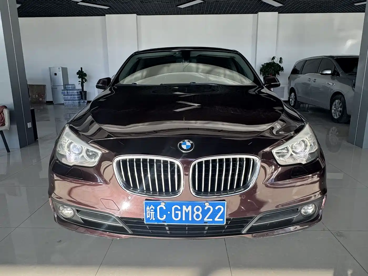 BMW 5 Series GT 2014 528i Leading фото 2