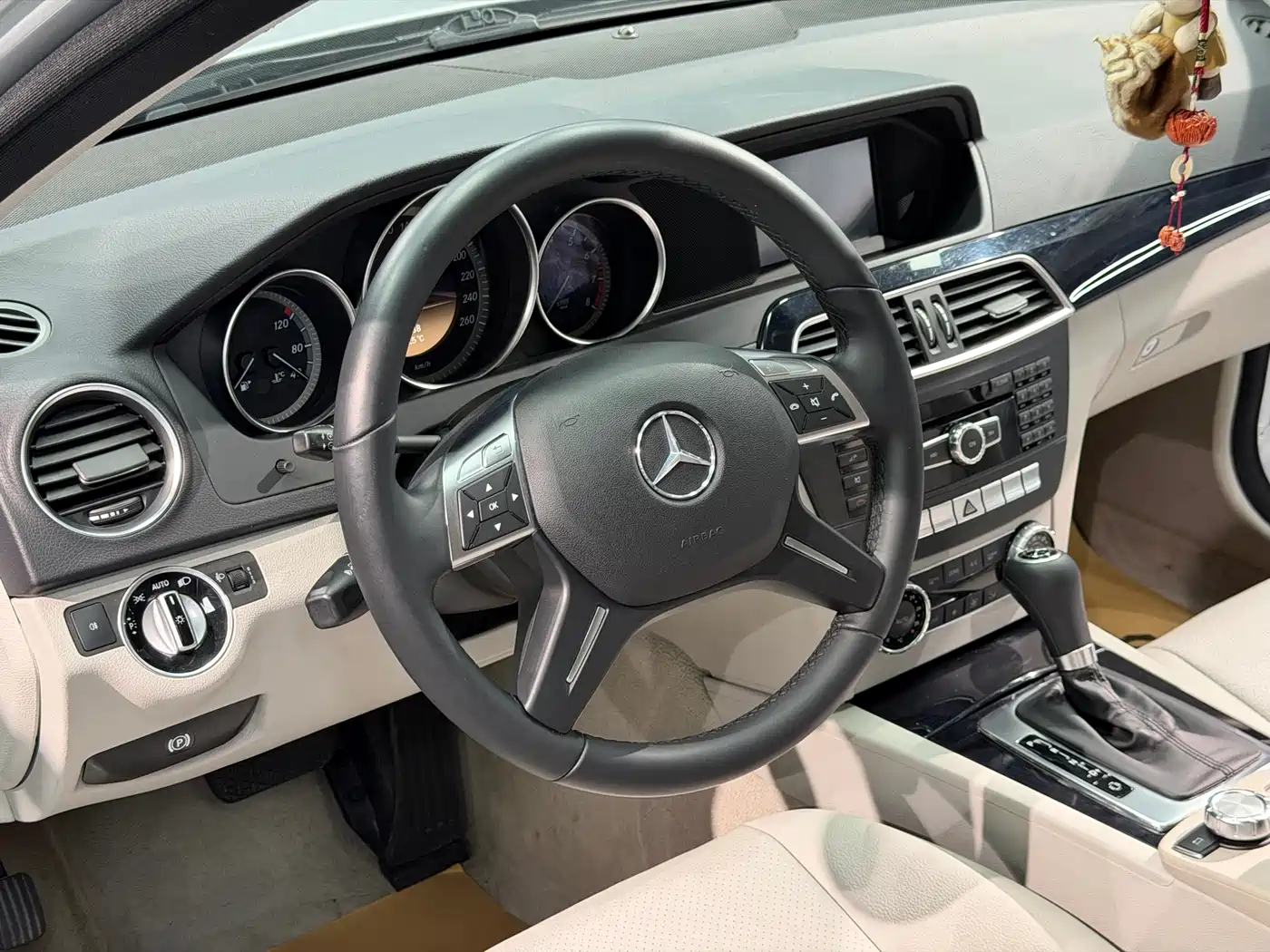 Mercedes-Benz C-Class 2011 C 180K Classic фото 8