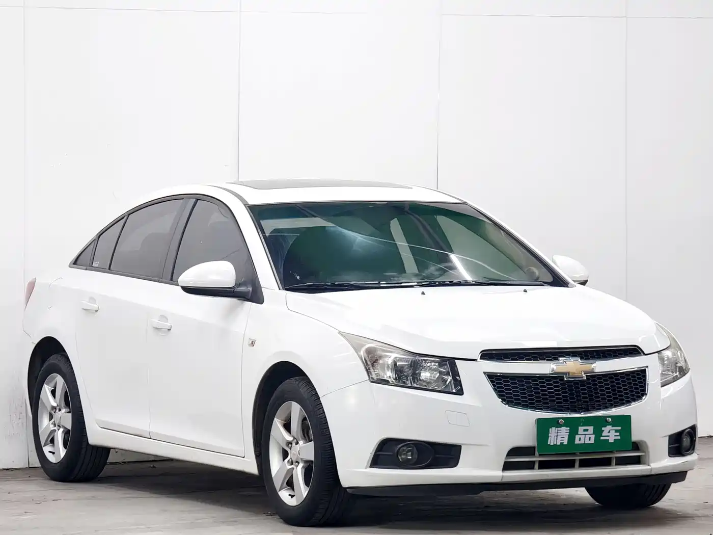Photo 3 - Chevrolet Cruze