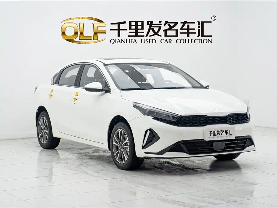 Kia K3 2024 1.5L CVT Comfort Premium Edition фото 3