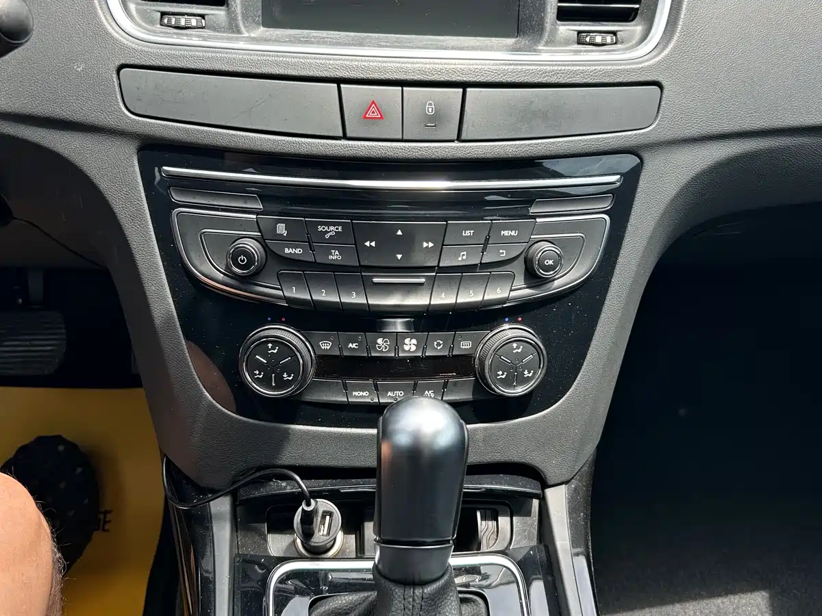 Peugeot 508 2015 1.6THP Auto Comfort Edition фото 14