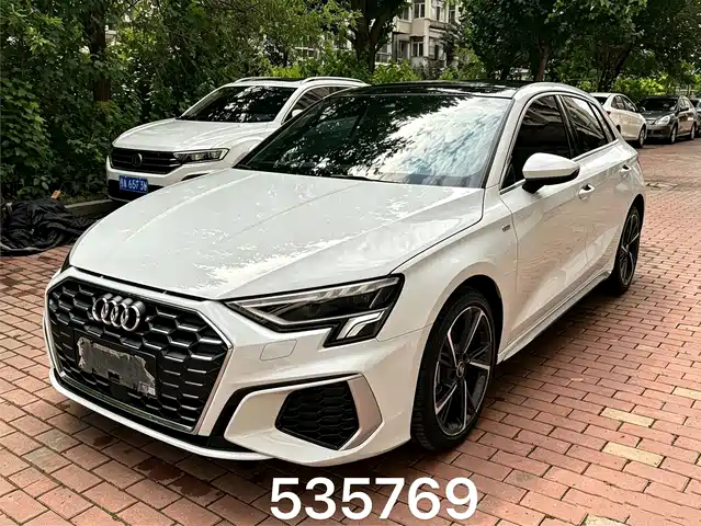 Audi A3 Sportback 35 TFSI, Стиль Спорт