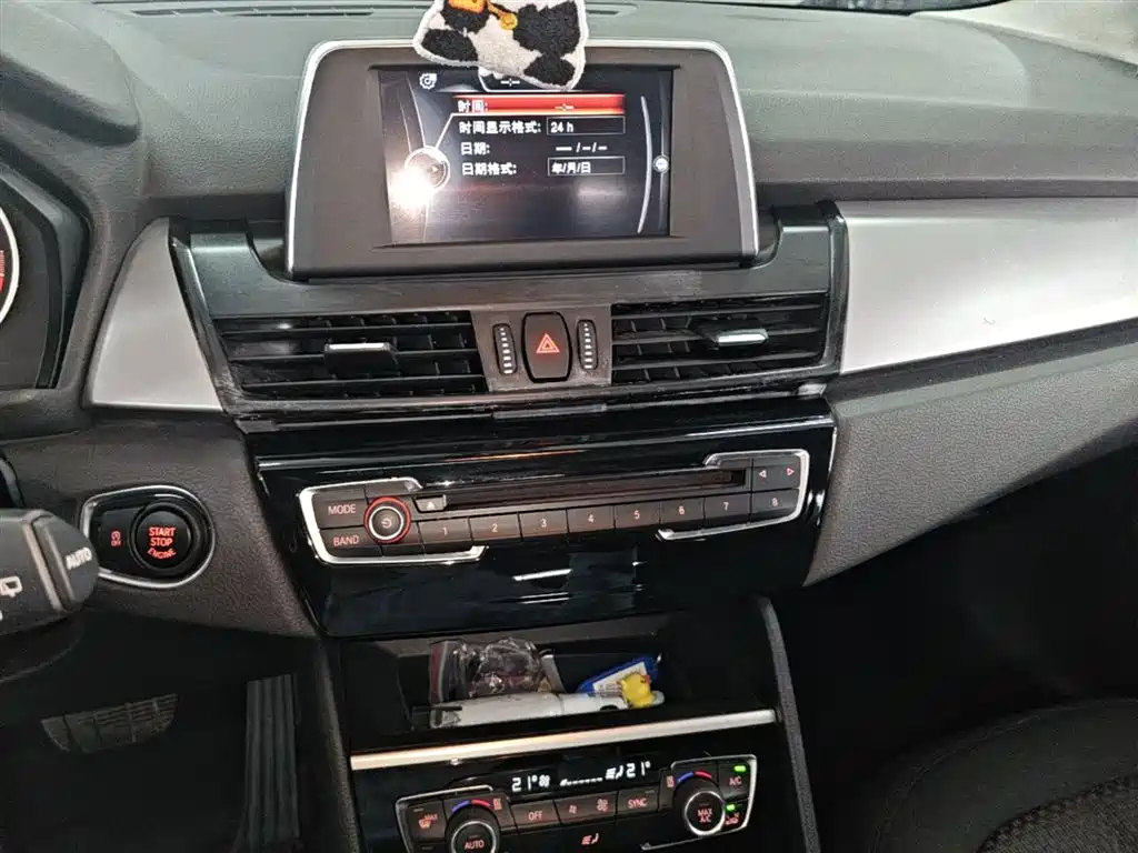 BMW 2 Series Touring 2016 218i Leading фото 13
