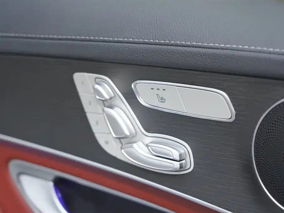 Mercedes-Benz GLC Coupe 2021 GLC 300 4MATIC Coupe SUV фото 19