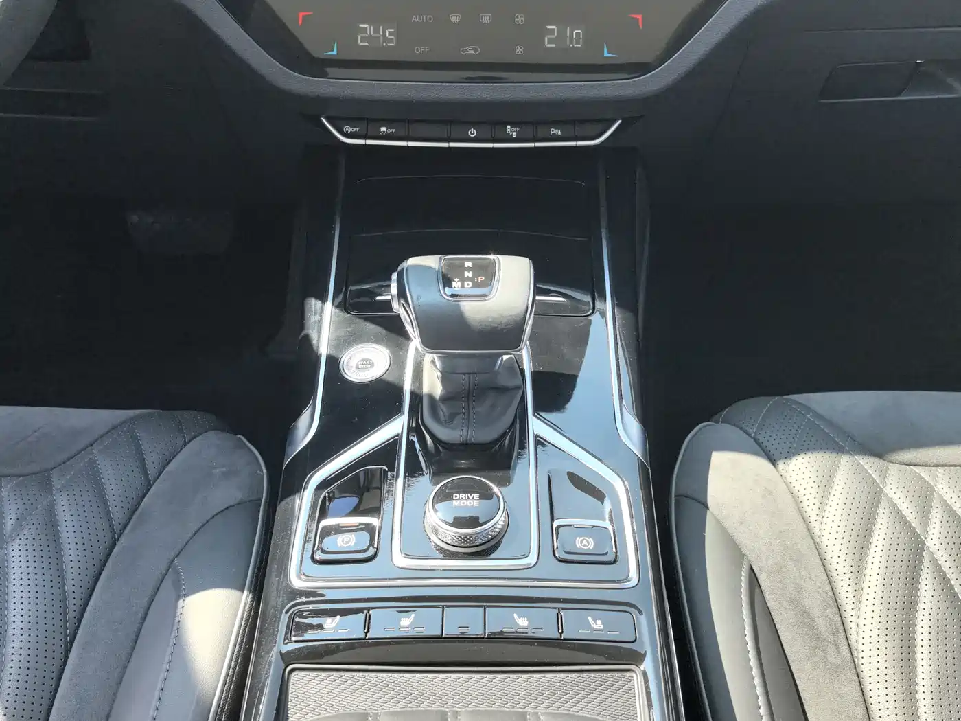 Hongqi HS5 2022 2.0T Smart Connect Premium Edition фото 15