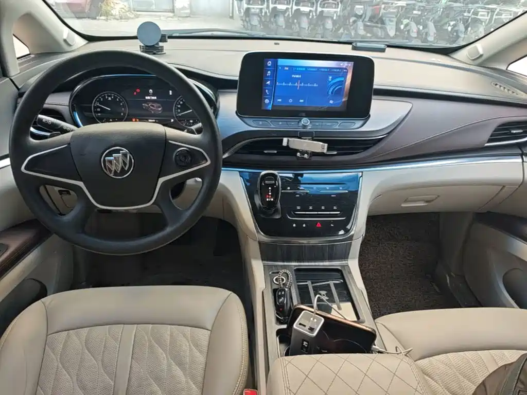 Фото 5 - Buick GL8