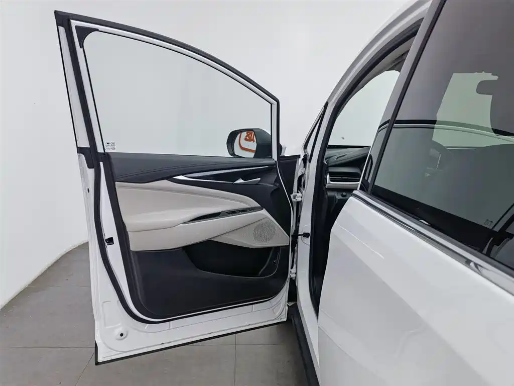 SAIC MAXUS CHASE G50