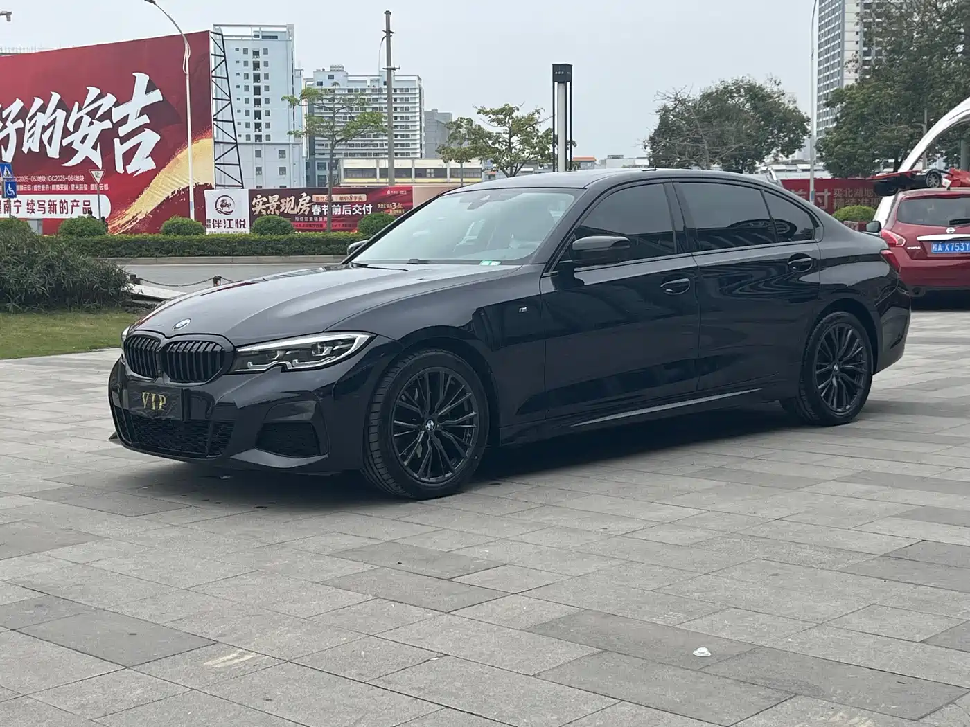 BMW 3 SERIES