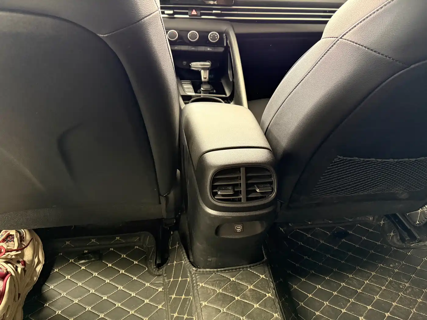Hyundai Elantra 2023 1.5L CVT GLX Elite Edition фото 14