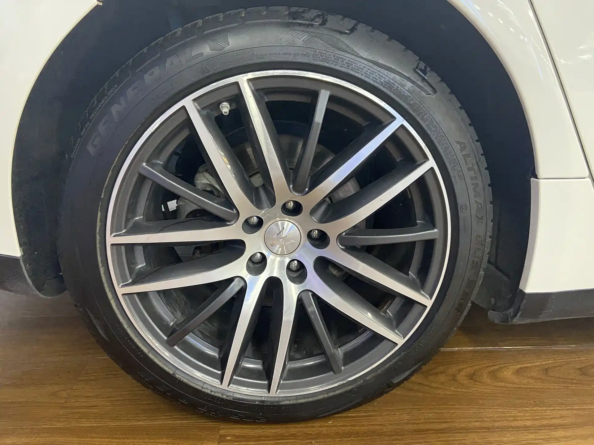 Photo 6 - Maserati Ghibli